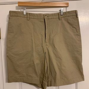 Southern Tide Khakis plain front short 38”